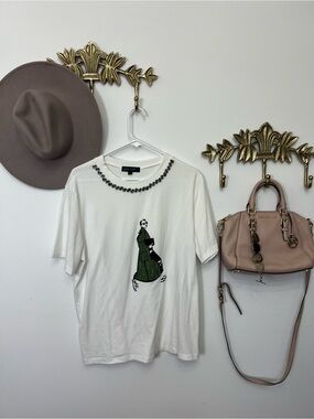Short sleeve logo with rhinestone L